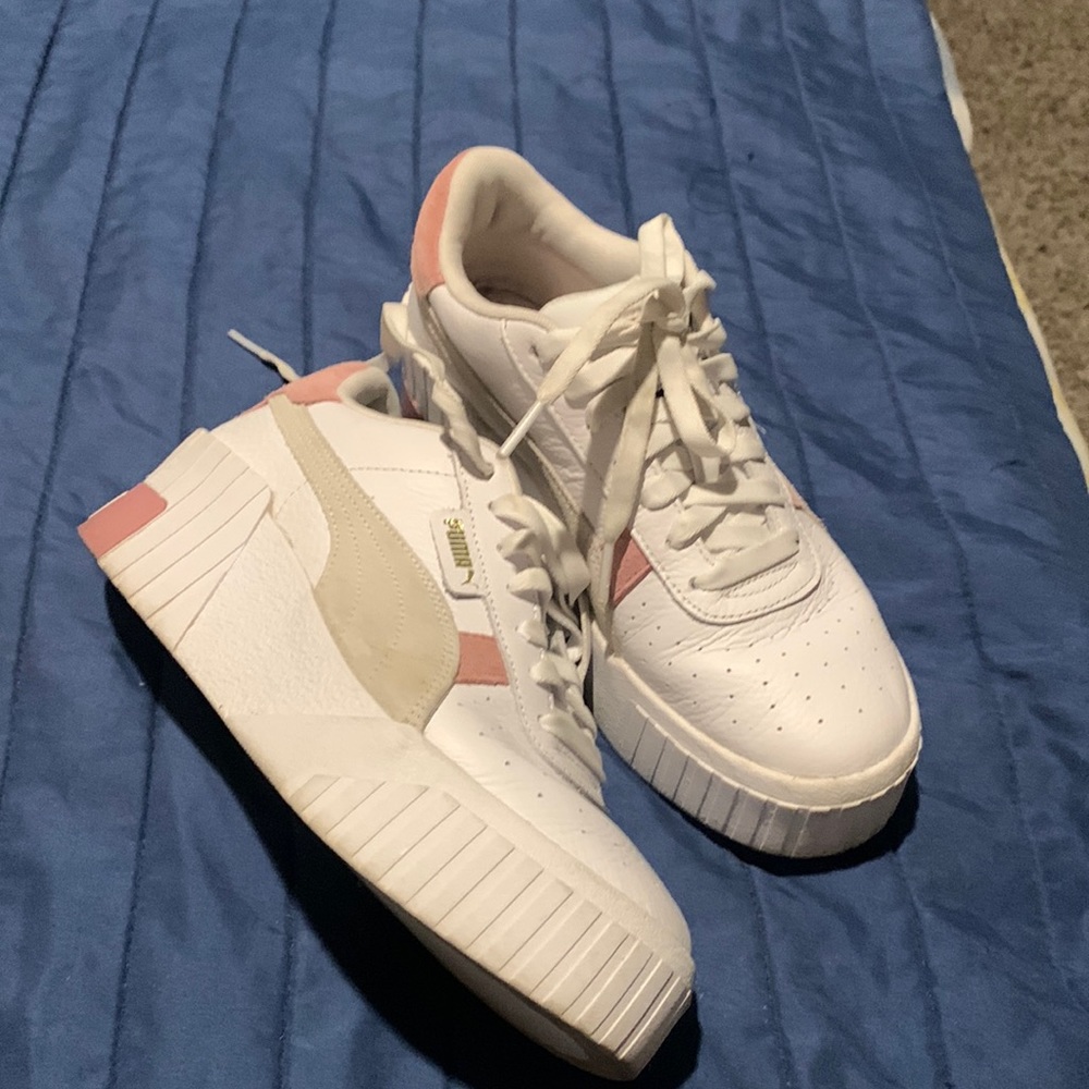 Puma platform sneaker 7.5